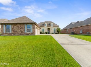 204 Meadowland Dr, Carencro, LA 70507
