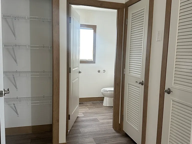 203 E 37th Pl — Photo 9