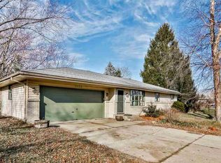 11772 Hayloft Ln, Roscoe, IL 61073