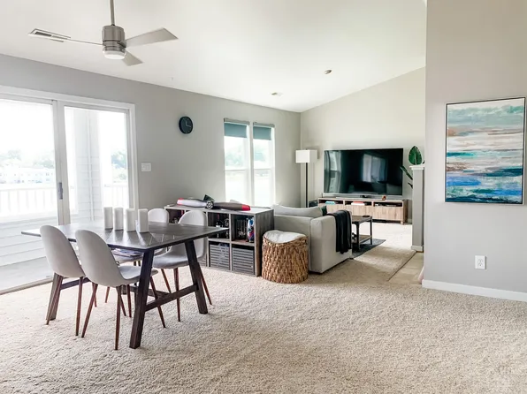 221 Island Cove Ct APT C, Hampton, VA 23669