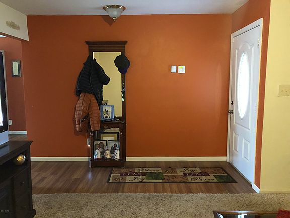 3rd image of 2418 Crawford Dr