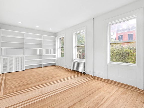 3rd image of 126 W 11th St APT 41
