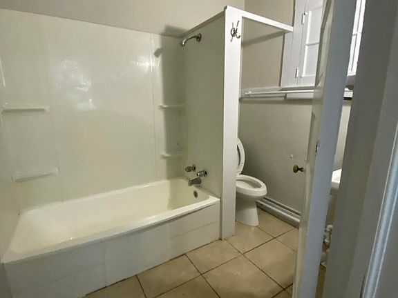 5th image of 202 S 3rd St #11