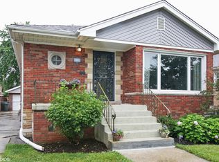 3045 W 100th St, Evergreen Park, IL 60805