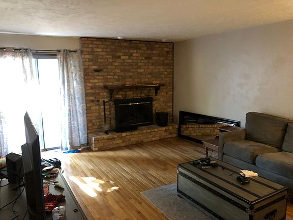 5th image of 1322 Parkwood Dr