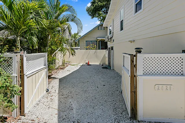 2620 2nd Ave N #1/2 — Photo 2