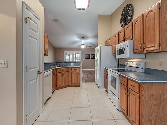 5th image of 2423 Egrets Glade Dr