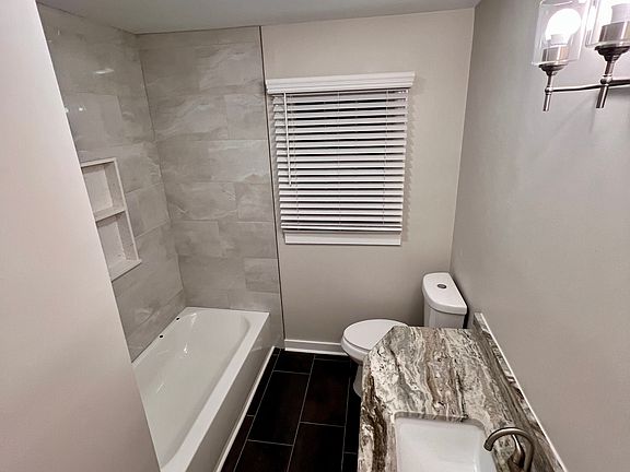 3rd image of 100 Camellia Dr
