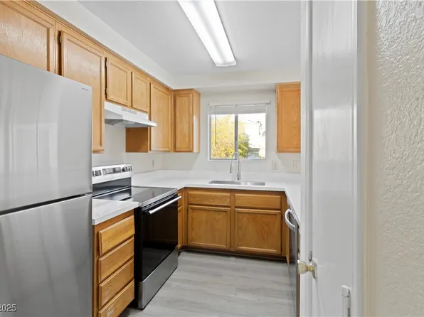 6867 Tamarus St Unit 204, Las Vegas, NV 89119