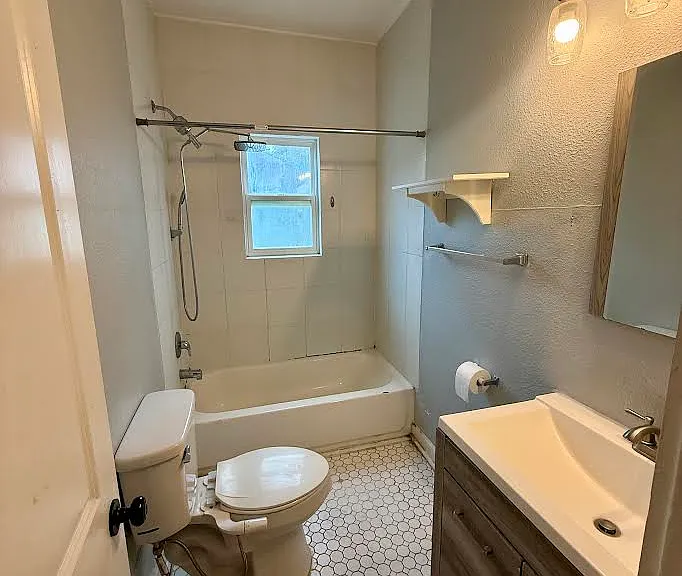 116 Carolina St #2 — Photo 7
