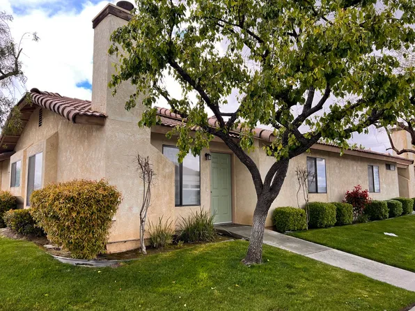 6vl8600, 8600 Lyn River Ct #4, Bakersfield, CA 93312