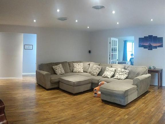 5th image of 304 Glenn Dr