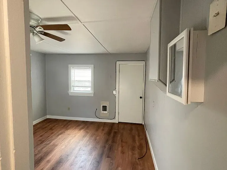 310 W Franklin St — Photo 3