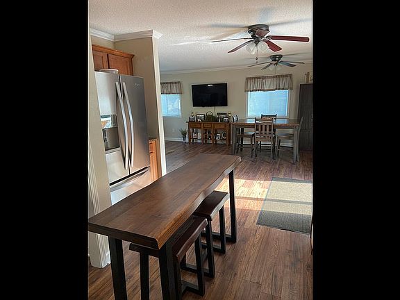 5th image of 714 SE 61st St