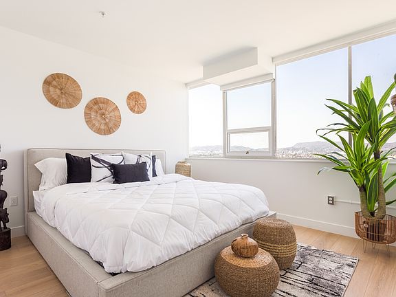 4th image of 3540 Wilshire Blvd APT 1014