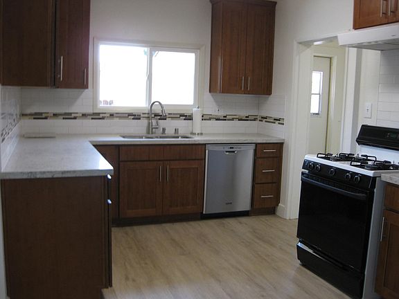 2nd image of 526 E Lemon Ave