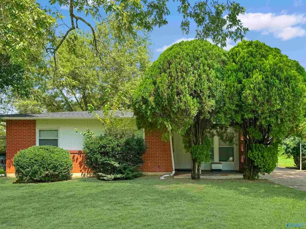 2240 Kamis Cir NW, Huntsville, AL 35810