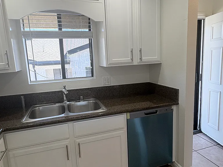 1414 Coronado Ave #303 — Photo 8