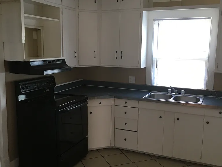 618 Washington St — Photo 3