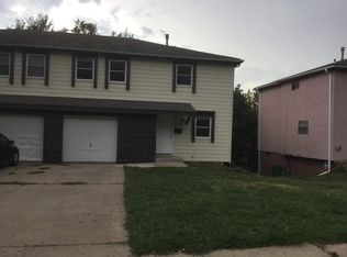 7818 Grandview Ln, Overland Park, KS 66204