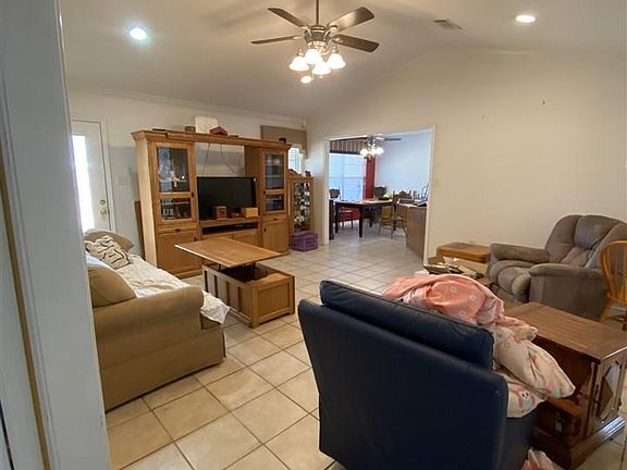 2nd image of 1116 Jones Dr