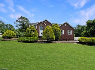 8 Swackhamer Rd, Whitehouse Station, NJ 08889