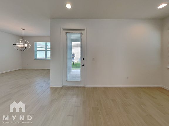 5th image of 5350 Lake Virginia St #A
