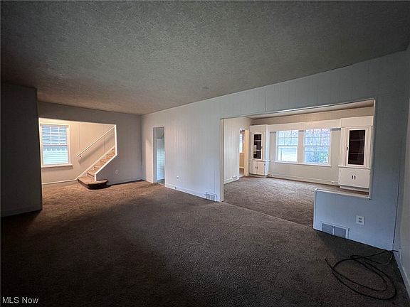 5th image of 11211 Vernon Ave