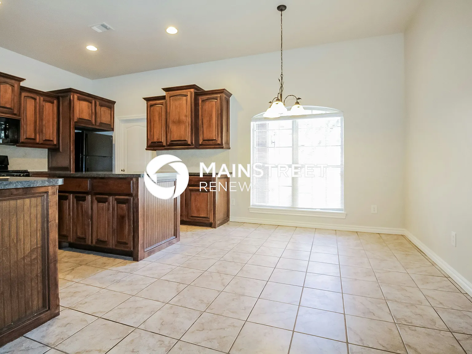 2660 Clarke St — Photo 4