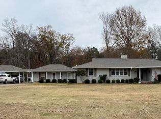 642 N Woodland Dr, Forest, MS 39074