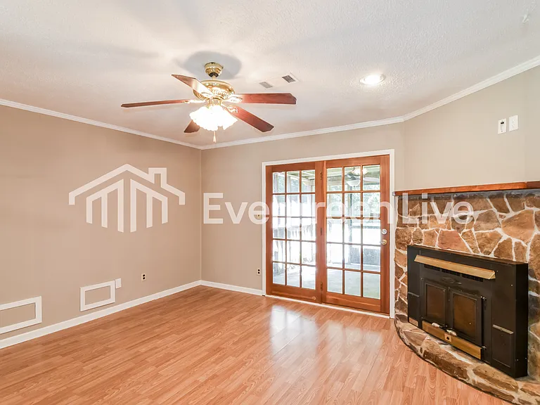 625 Durward Dr — Photo 4