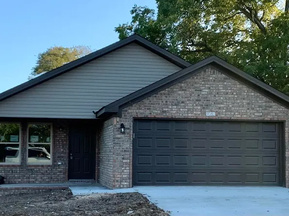 920 Curtis Sykes Dr, North Little Rock, AR 72114
