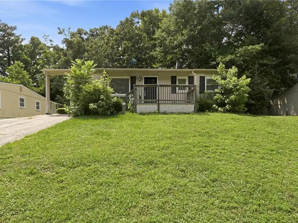 836 Amber Pl NW, Atlanta, GA 30331