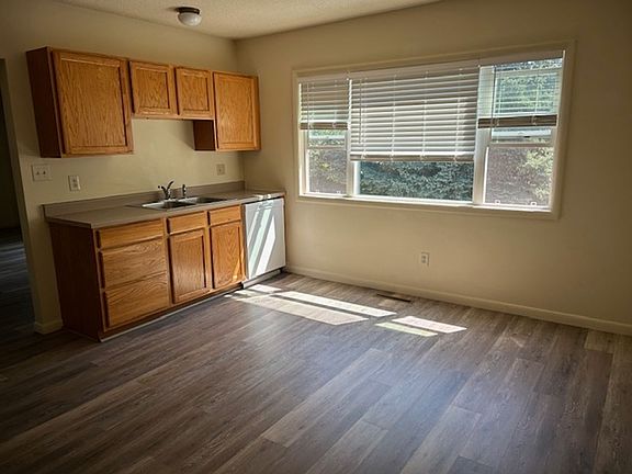 3rd image of 1019 S Bozeman Ave #2