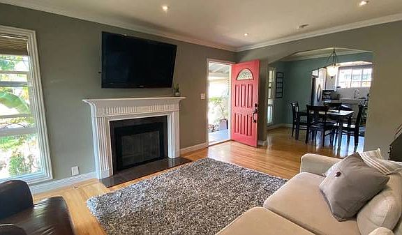 2nd image of 2296 Walnut Grove Ave