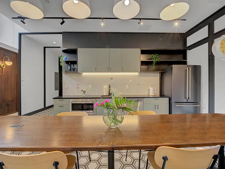 186 N 6th St #401 — Photo 31