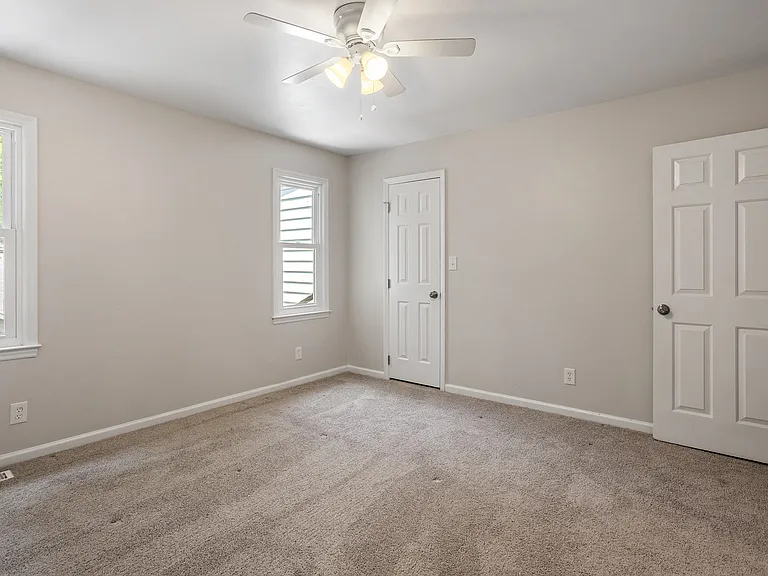 516 Caprice Ct — Photo 28
