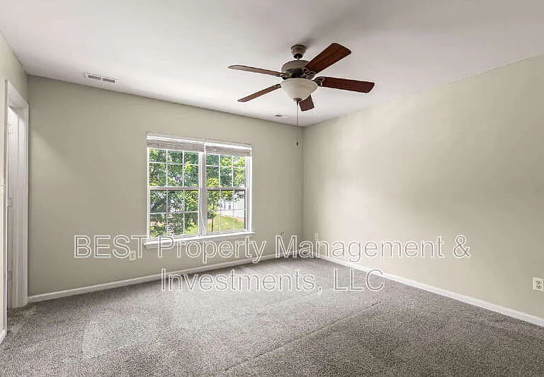 8130 Kings Creek Dr — Photo 32
