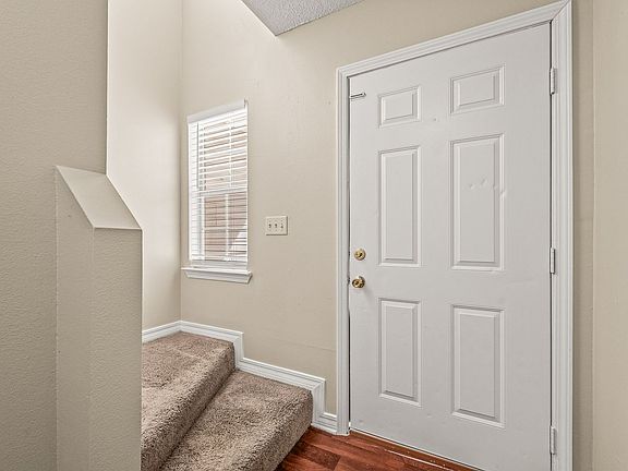 4th image of 646 Virginia Oak Ct