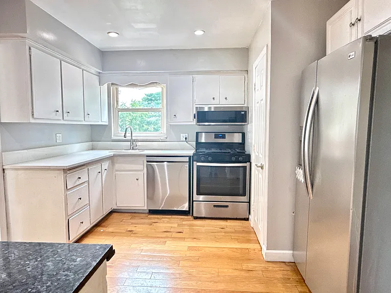 49 Maiden Ln #1 — Photo 7