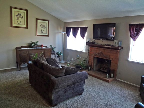 Living Room, Vaulted Ceiling