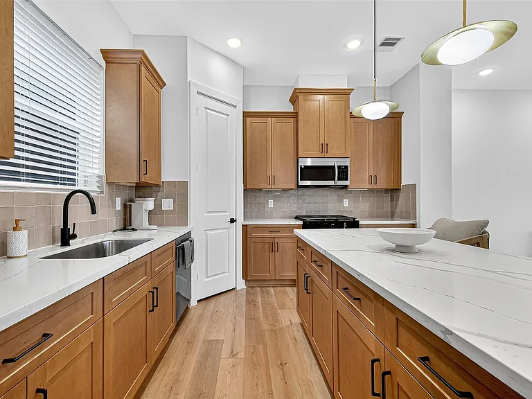 3315 Daphne St — Photo 21