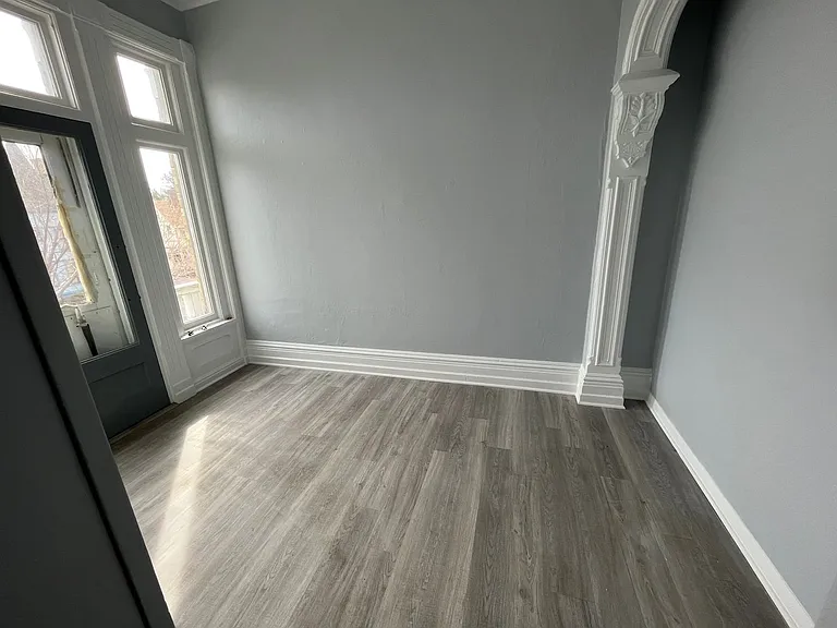 920 Main St — Photo 7