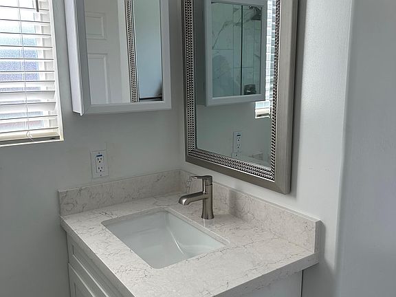 5th image of 1258 La Granada Dr