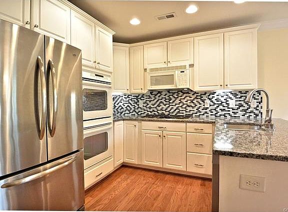 5th image of 4912 Hickory Downs Dr #0