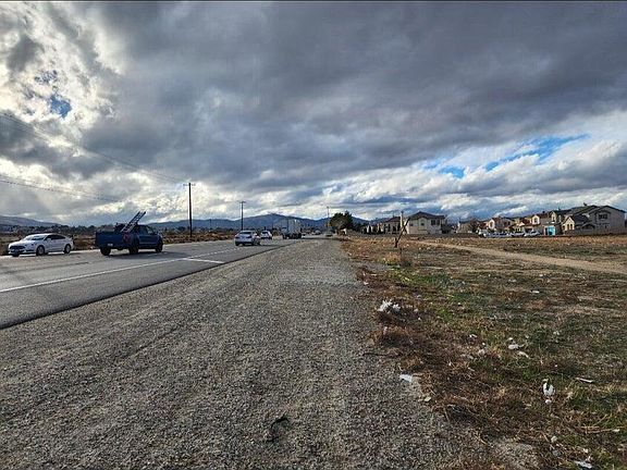 5th image of Pearblossom Hwy