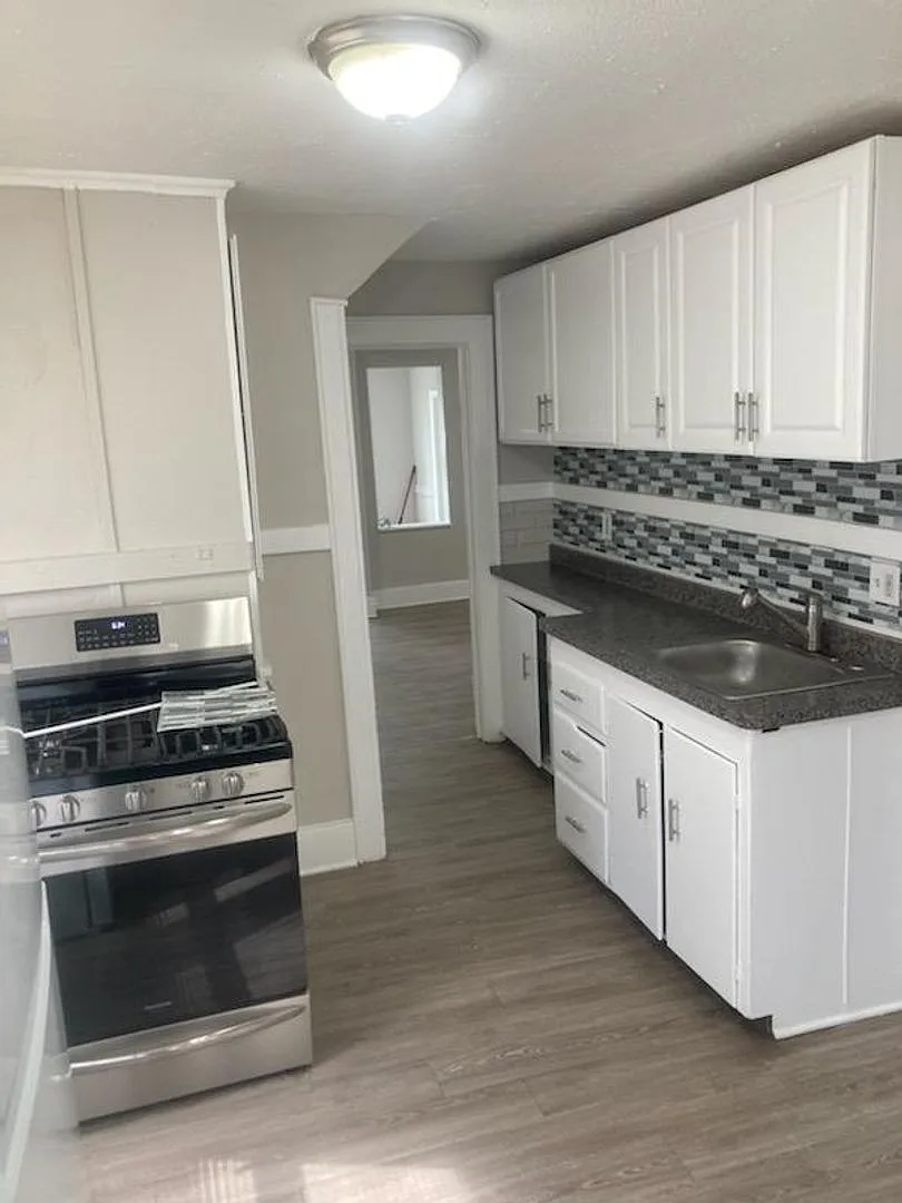 80 Fleming St — Photo 1