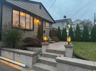 9 Sherman Ave, North Providence, RI 02911