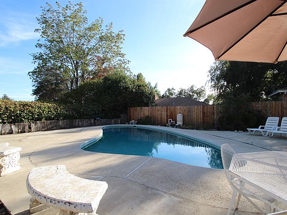 2nd image of 3345 Florecita Dr