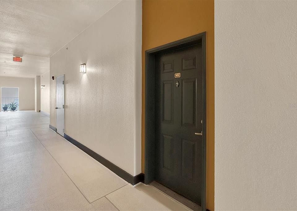 1st image of 100 4TH AVENUE S #402